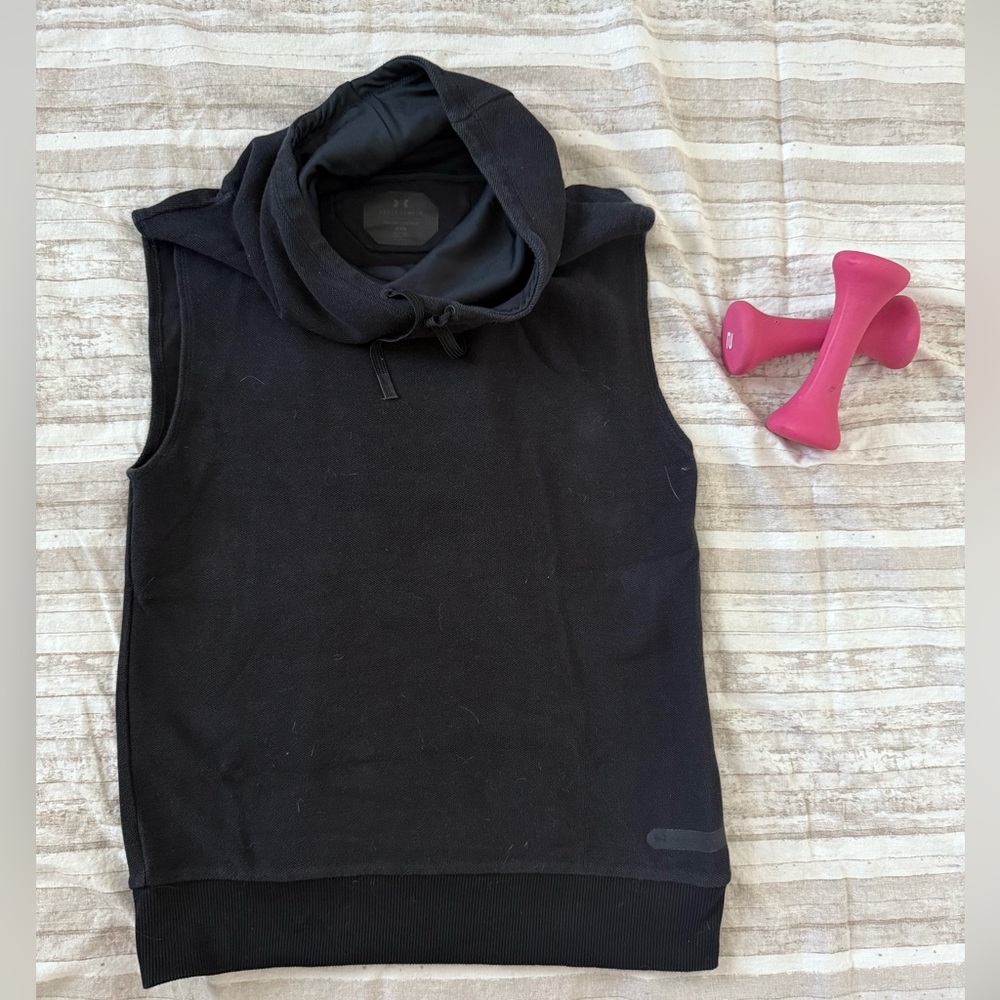 💪🏻 Under Armour Black Cowl Neck Tank Medium (Thick Fabric)